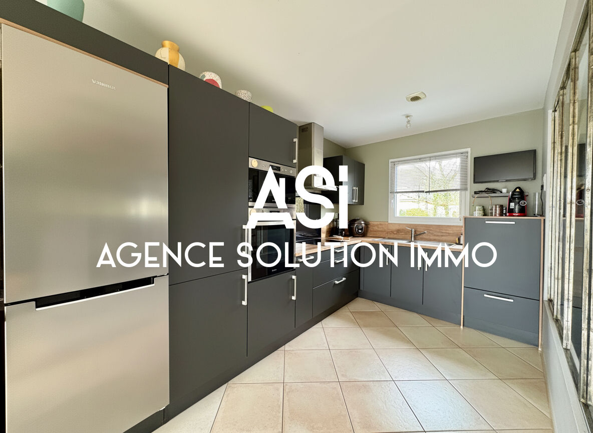 Maison de 128m² - 5 pièce(s)  terrain clos sur ARGENTRE