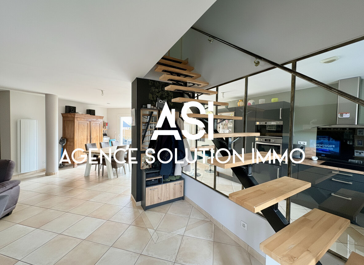 Maison de 128m² - 5 pièce(s)  terrain clos sur ARGENTRE