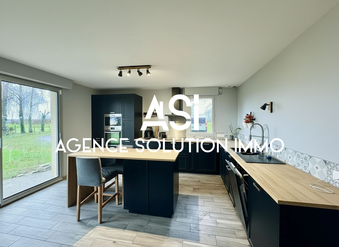 Maison 8 pièce(s) de 183m² sur terrain clos de plus de 5200m² ATHEE