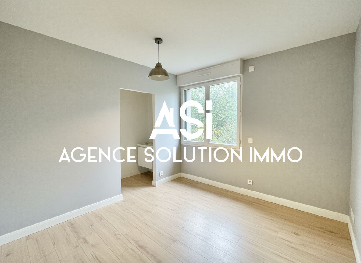 Maison 8 pièce(s) de 183m² sur terrain clos de plus de 5200m² ATHEE