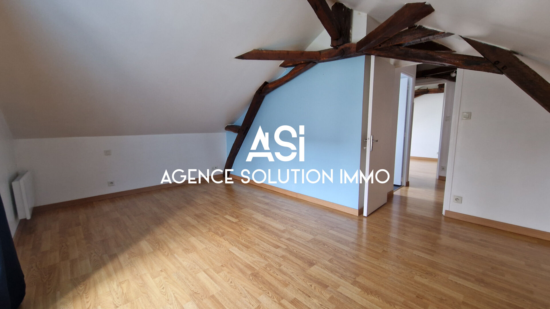 MAISON EN PIERRE BORD DE ROUTE JARDIN ARRIERE GARAGE