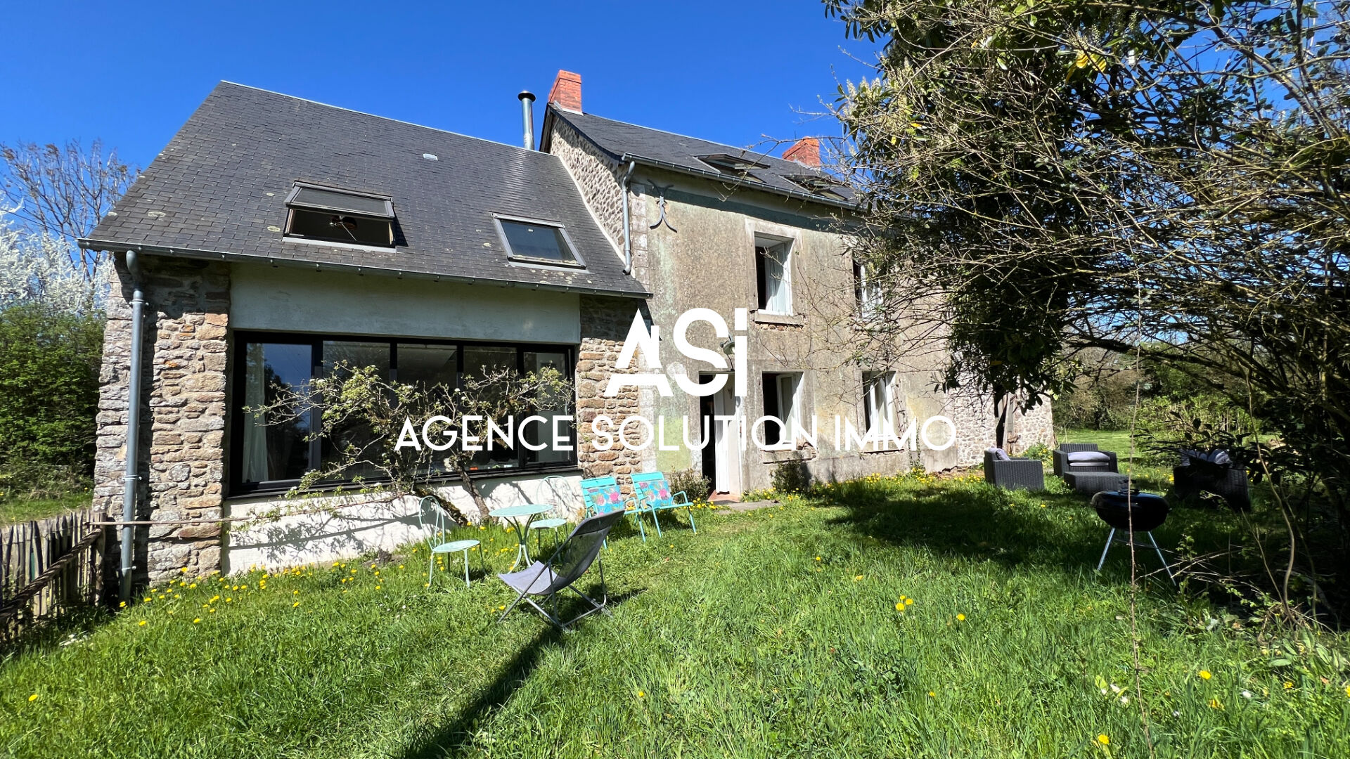 Maison de 125m² sur un terrain de 1326m² avec 6 hectares et une dépendance sur la commune de TRANS