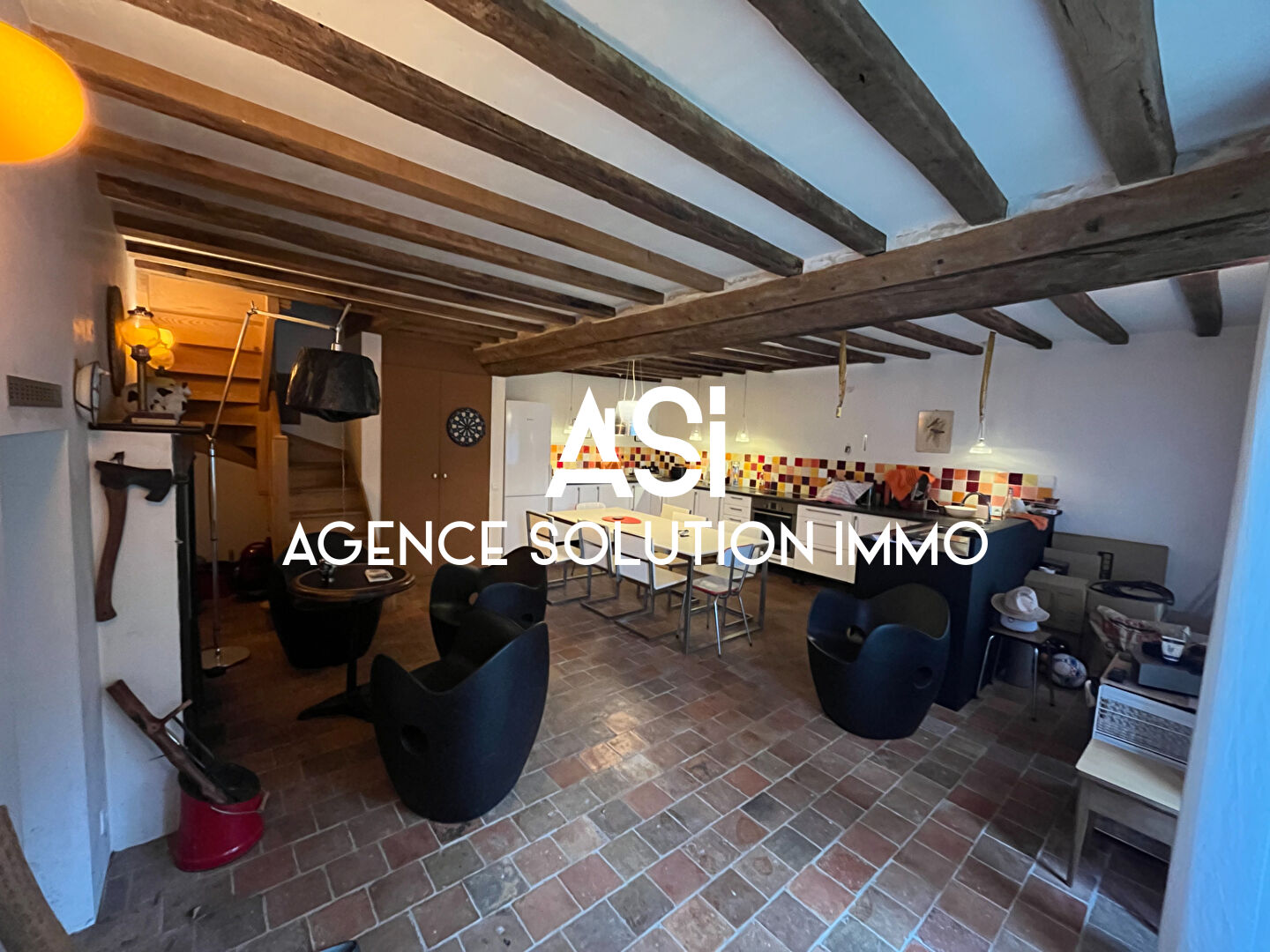 Maison de 125m² sur un terrain de 1326m² avec 6 hectares et une dépendance sur la commune de TRANS