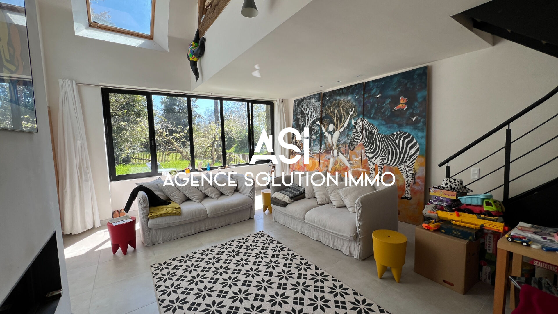 Maison de 125m² sur un terrain de 1326m² avec 6 hectares et une dépendance sur la commune de TRANS