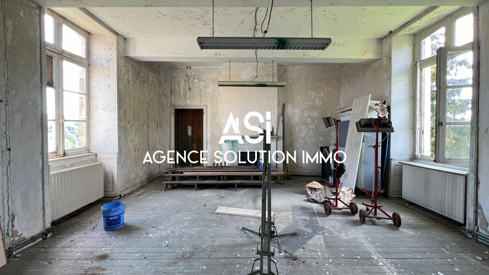 Maison - Ancien Presbytère - 200 m2 - cave - dépendances - parc arboré de 4000 m2