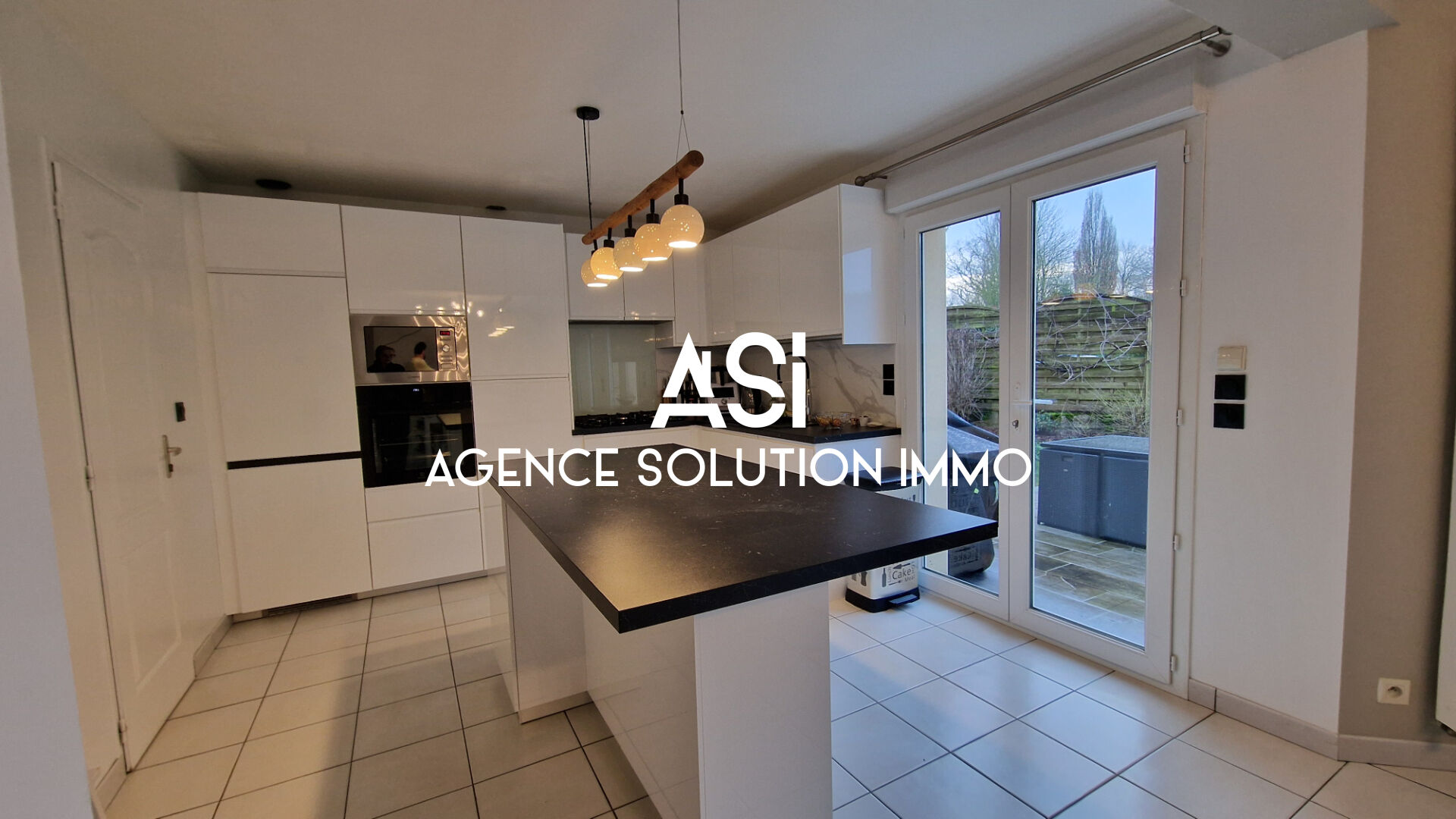 MAISON RECENTE SUR LA COMMUNE DE CHANGE