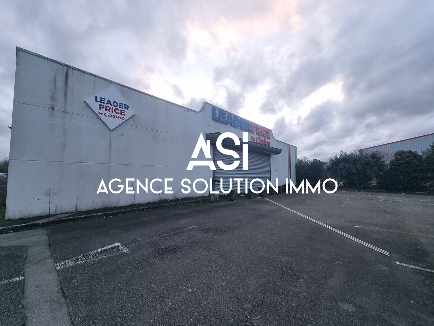 Local commercial Villaines La Juhel 1104 m2