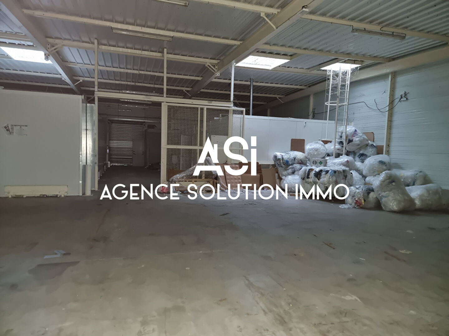 Local commercial Villaines La Juhel 1104 m2