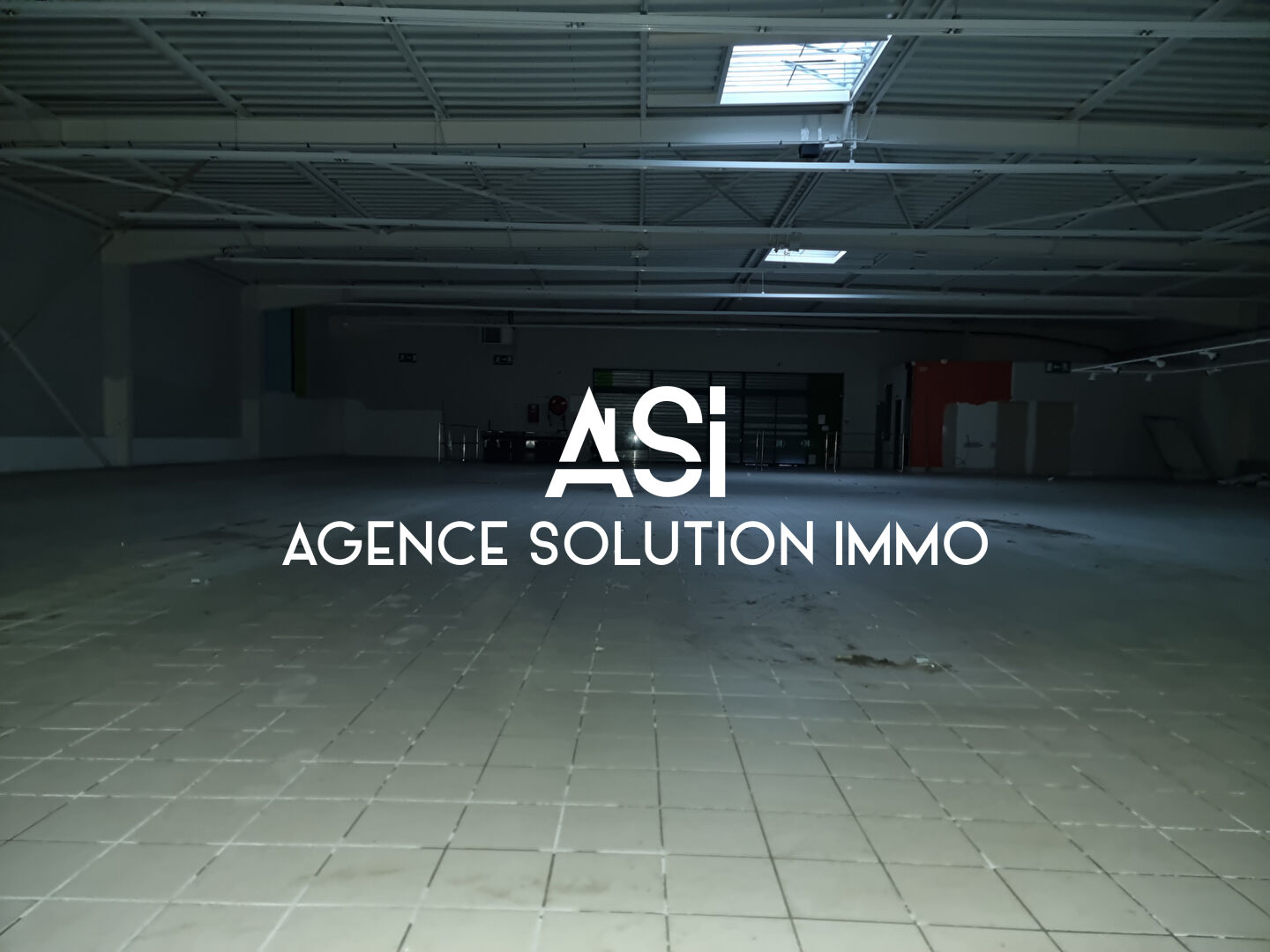 Local commercial Villaines La Juhel 1104 m2