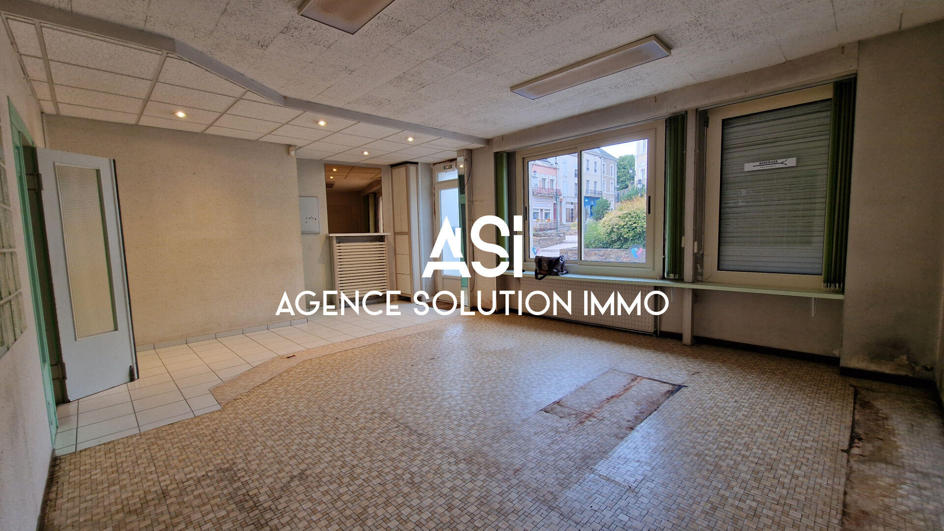 Local commercial Alimentation generale,autoecole,bijouteriehorlogerie,boucherie,boulang,boulangerie,brasserie,bar,bureaux,commerce de bouche,conseilaudit,equipement de la maison,equipement de la personne,esthetique,fleurs,grill,glacier,laverie,librairie,p