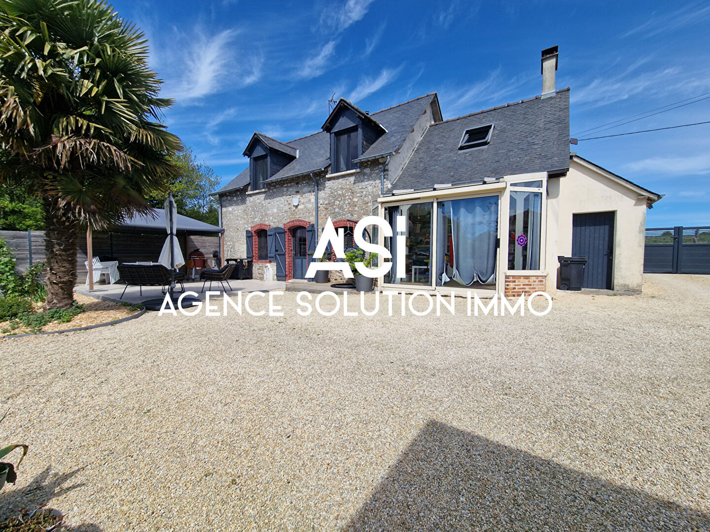 Maison Port-brillet - 685 m² de terrain