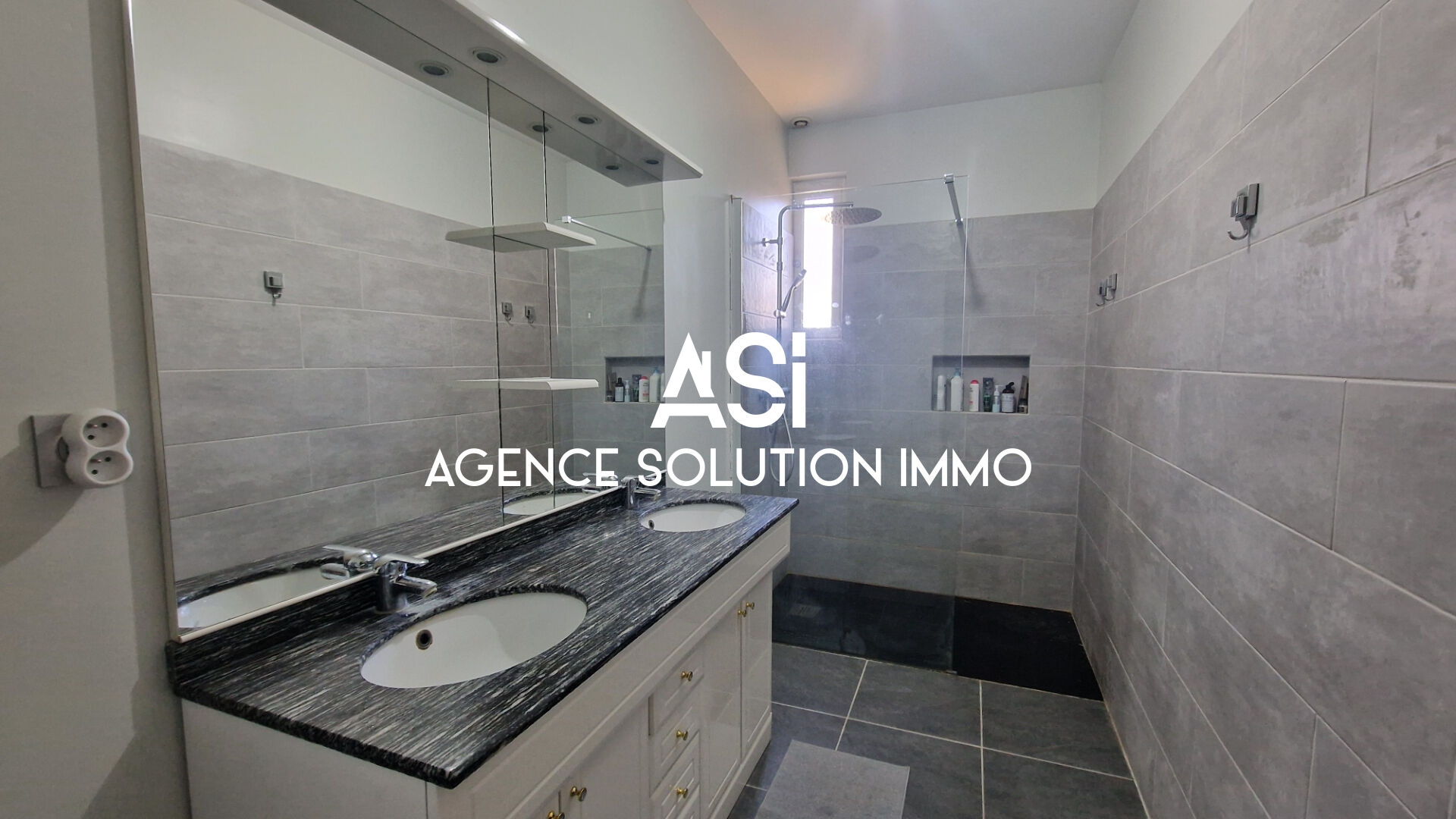 MAISON T3 SUR SOUS SOL JARDIN PROCHE CENTRE VILLE