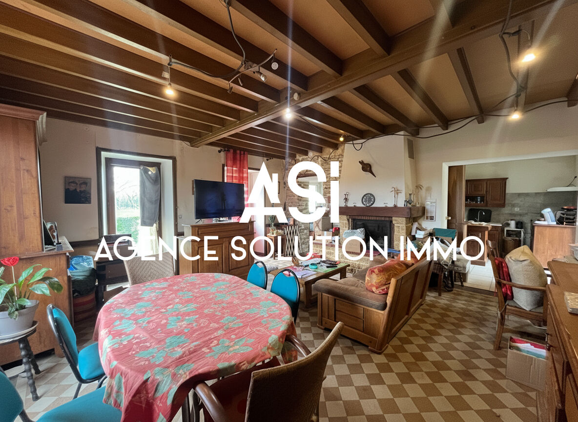 Maison de 82 m² située sur Saint Germain de Coulamer sur un terrain de 8330m² - dépendances - cave