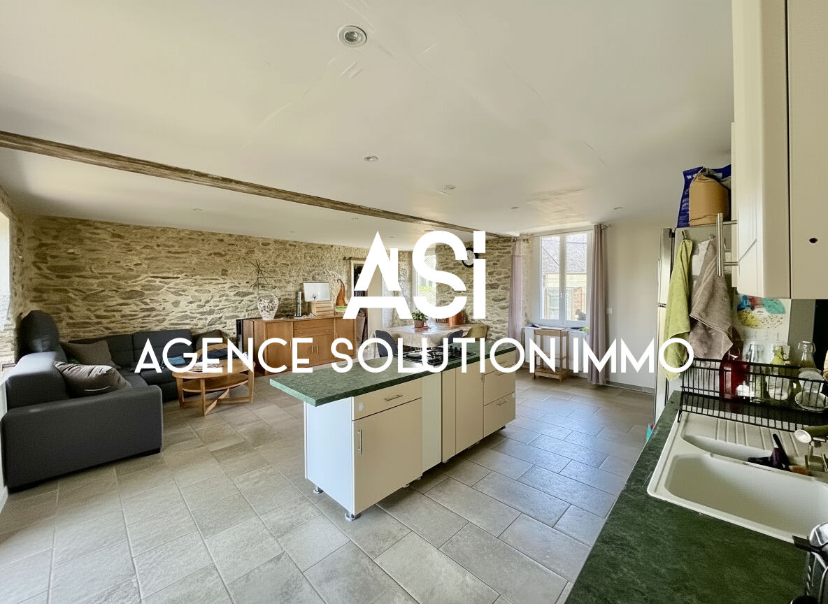 Longère de 95m² 5 pièce(s), dépendances et terrain de plus de 5800m² sur SAULGES