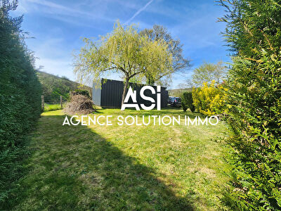 PARCELLE DE PRE AVEC HANGAR