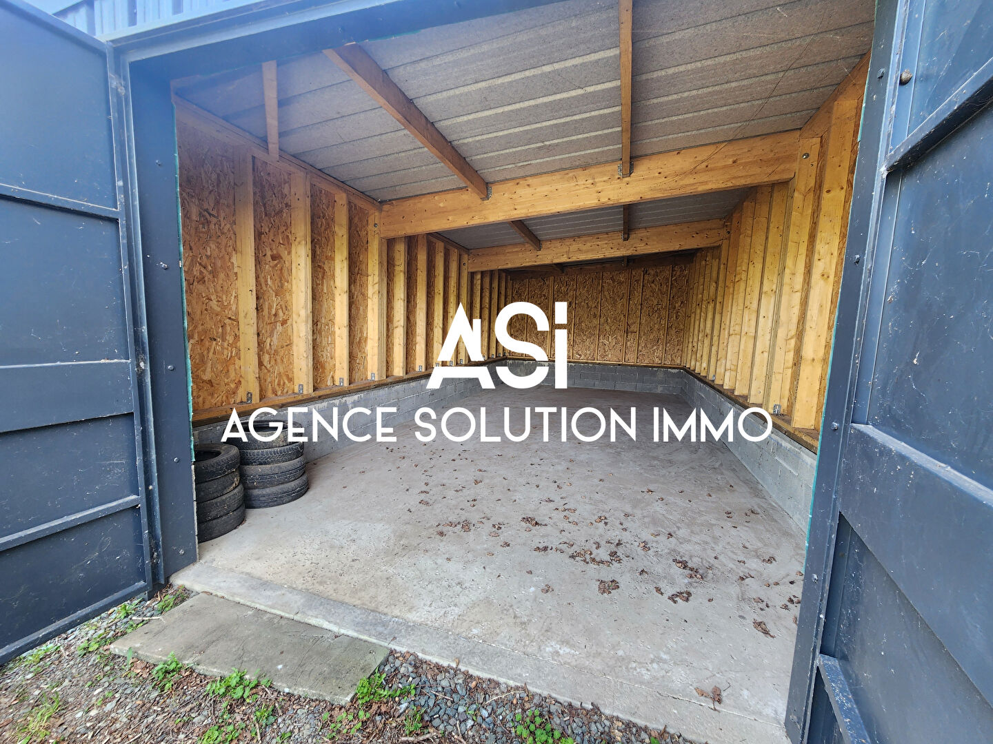 PARCELLE DE PRE AVEC HANGAR