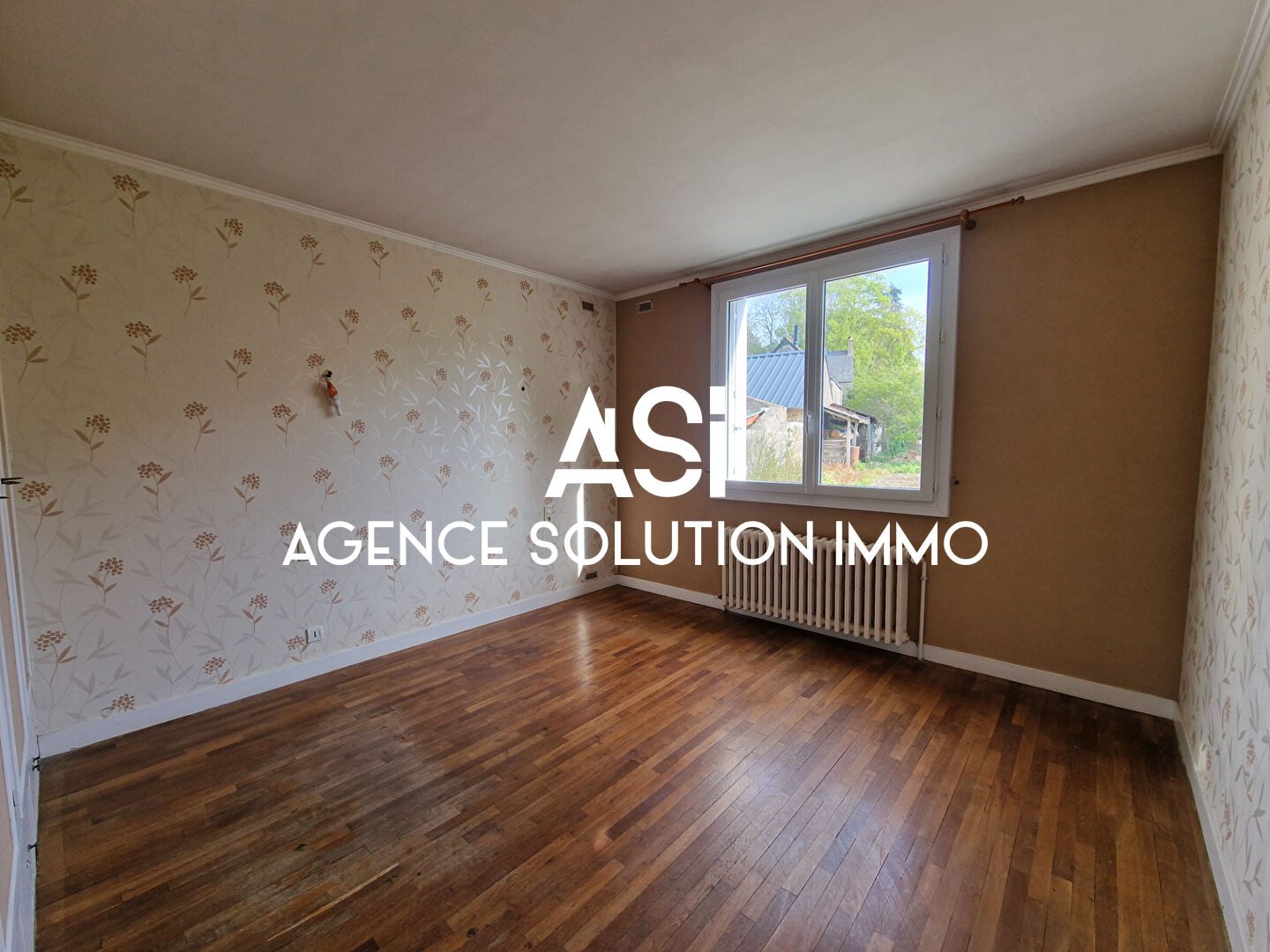 Maison Andouillé 196 m² - 6 chambres - 2 bureau sur 888 m² de terrain hyper centre