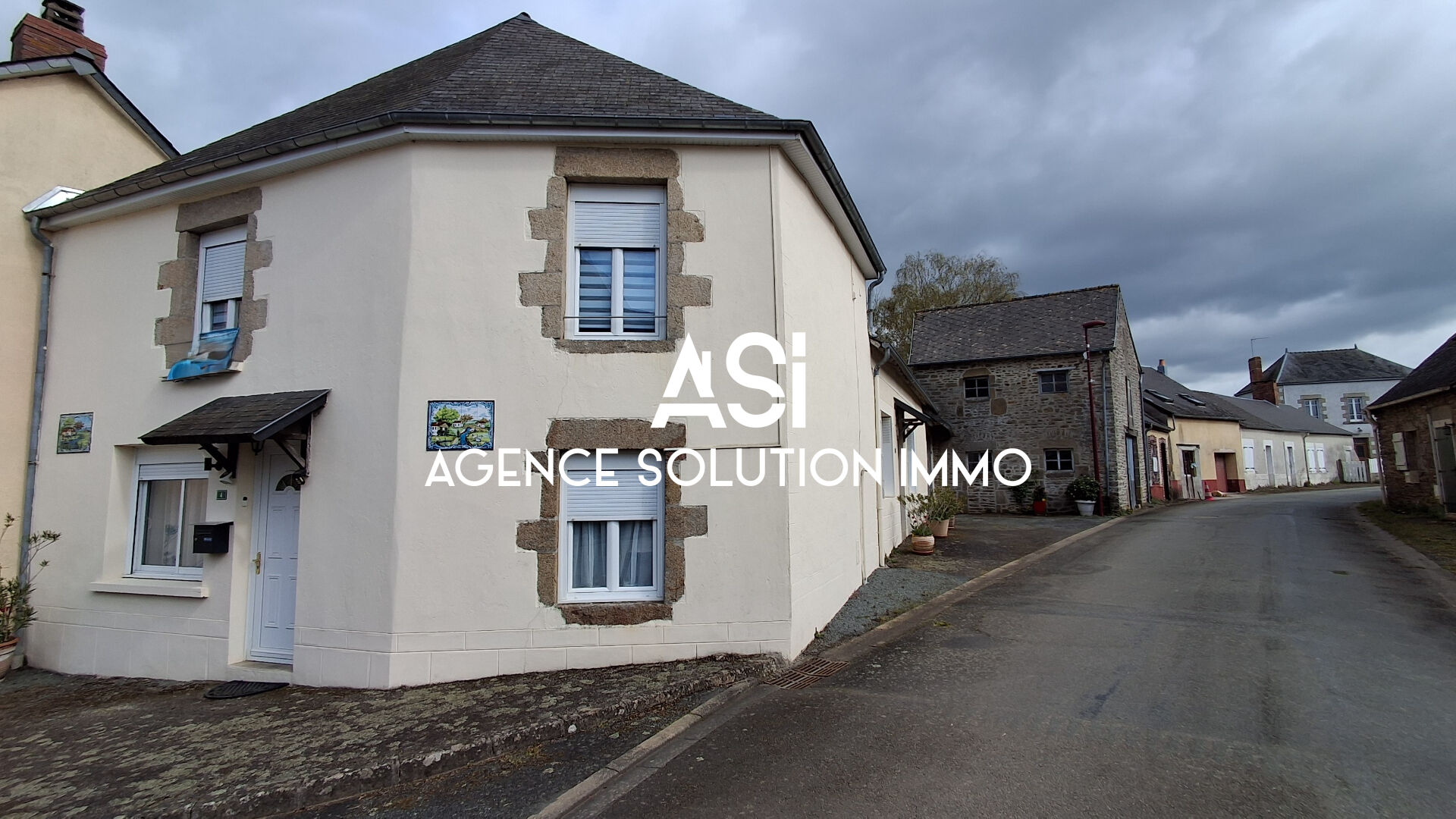 Maison de bourg  4 chambres avec jardin