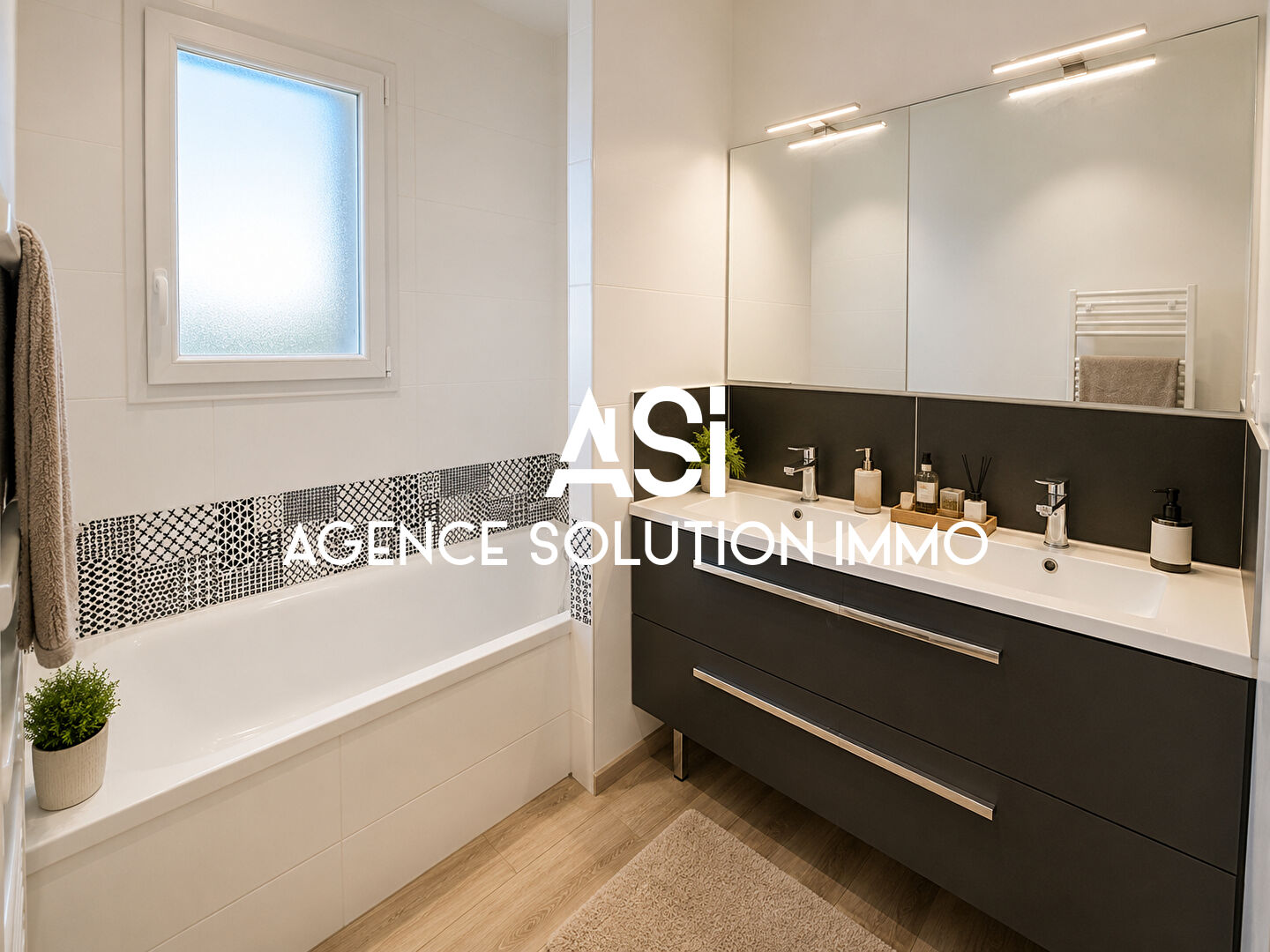 MAISON CONTEMPORAINE DE 2019 AVEC PERGOLA BIOCLIMATIQUE & CUISINE D'ÉTÉ ? UN VÉRITABLE COUP DE C?UR !