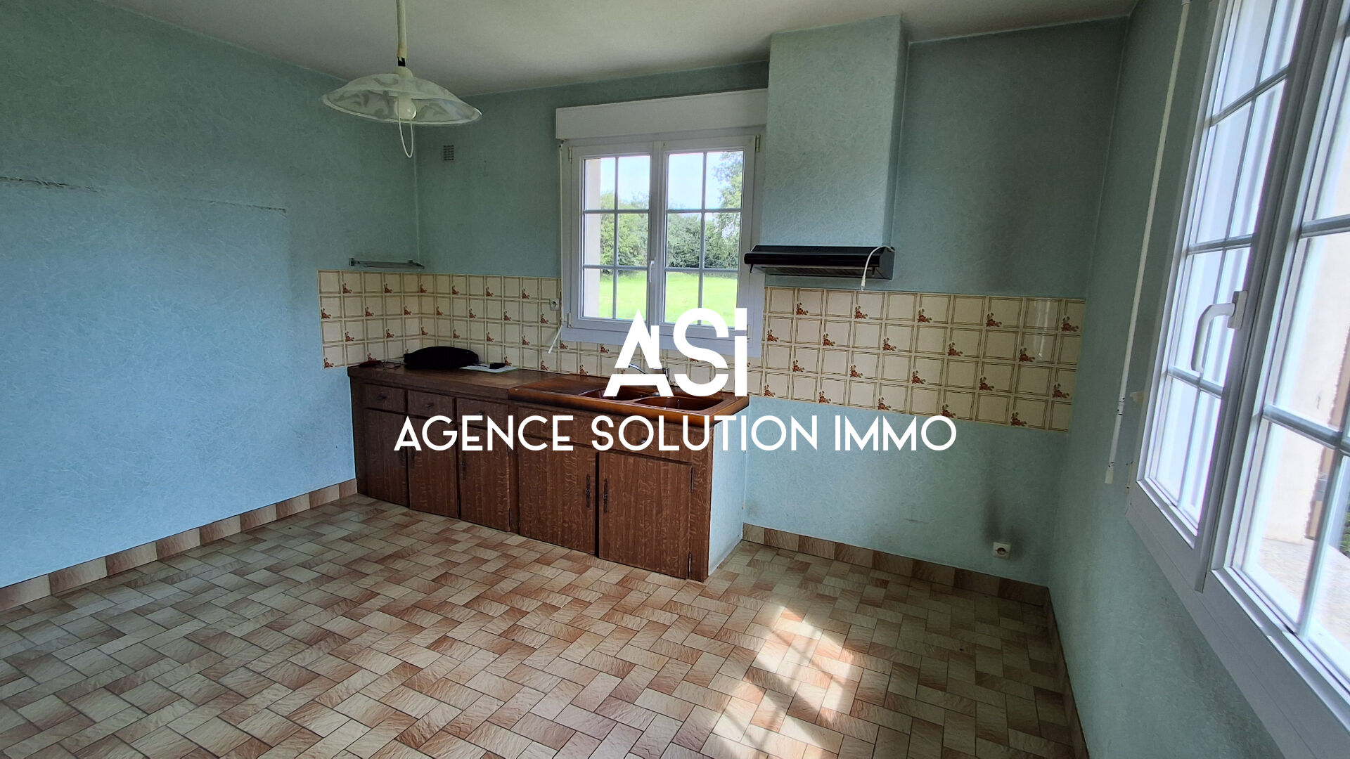 Pavillon, jardin, écurie et terrain - House close to town with stables to renovate