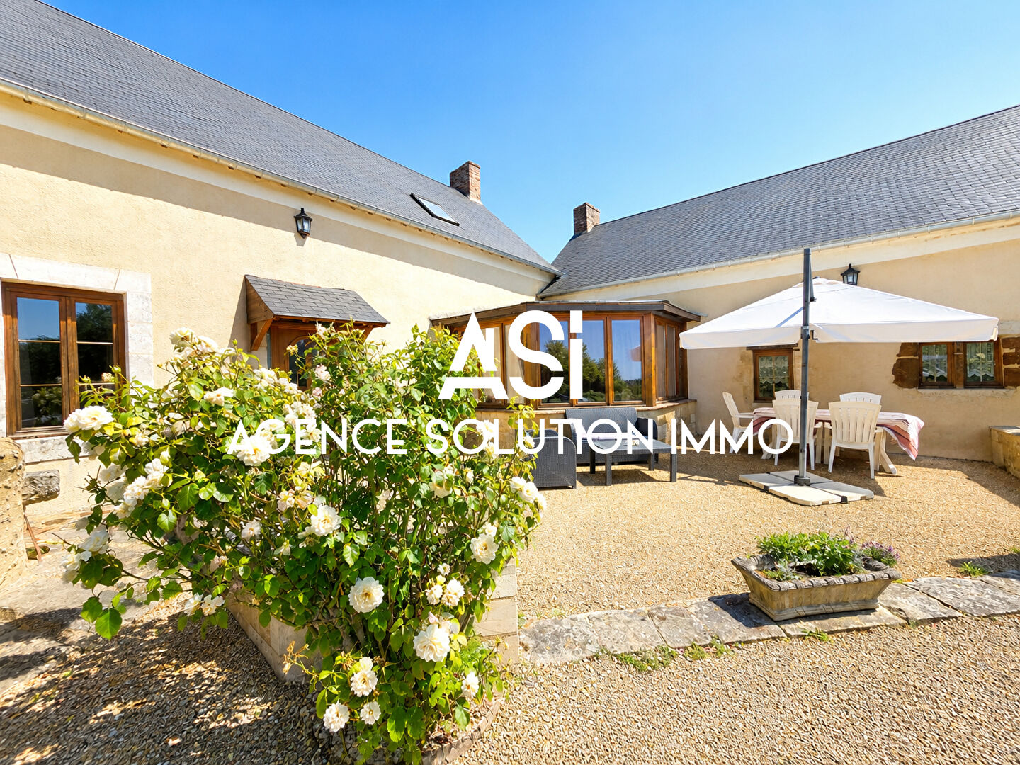 LONGERE EN PIERRE CHARME CAMPAGNE JARDIN DEPENDANCE