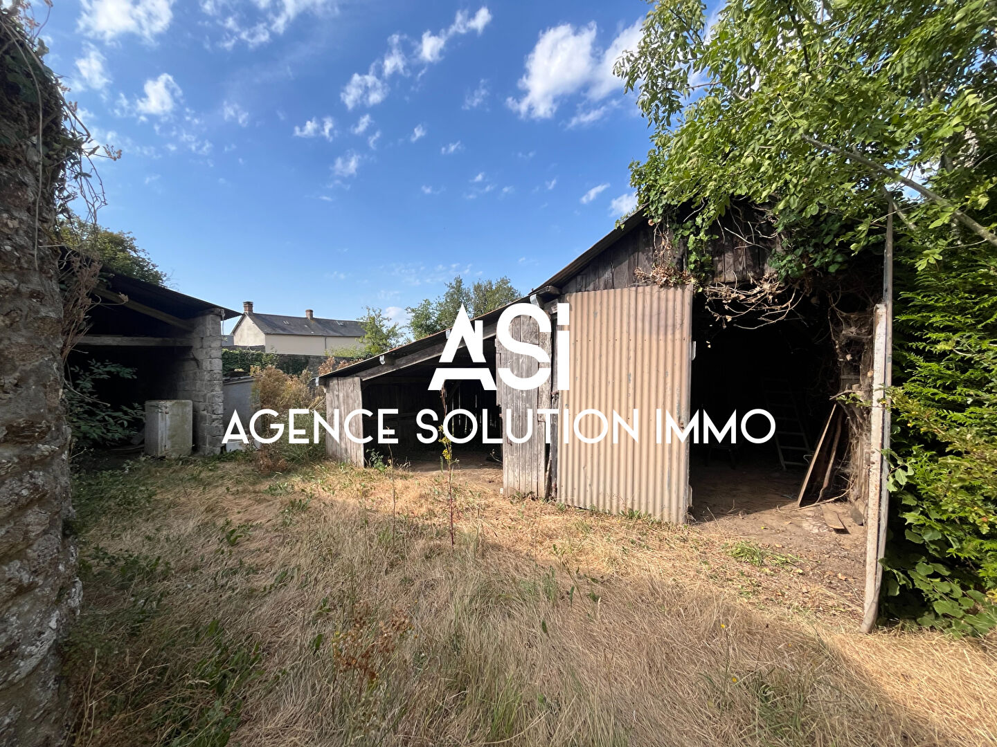 terrain de 632m² sur la commune de hardanges · 12 000 €