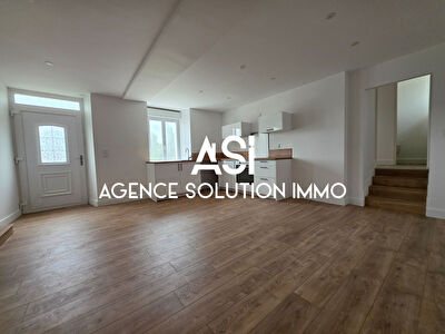 Maison Le Genest Saint Isle 5 pièce(s) 90 m2 - 3 chambres - 2 sde sur 686 m² de terrain.