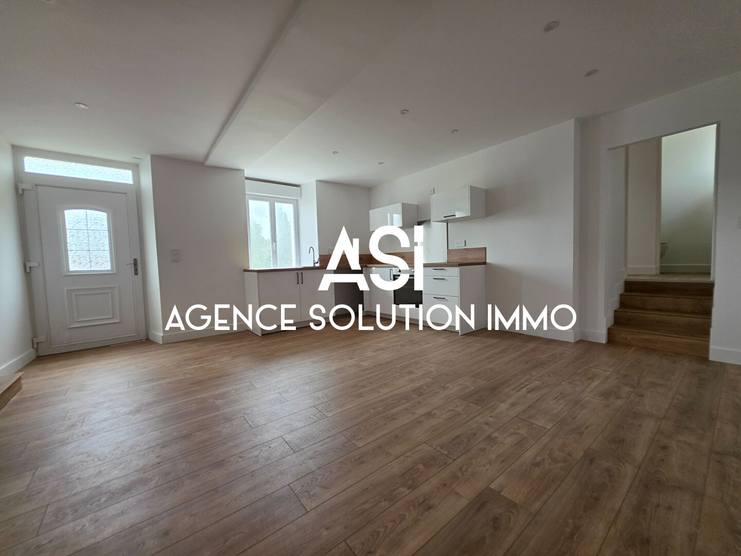 Maison Le Genest Saint Isle 5 pièce(s) 90 m2 - 3 chambres - 2 sde sur 686 m² de terrain.