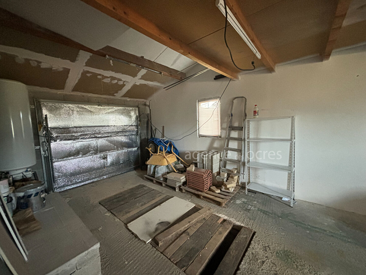 Maison plain-pied avec vue dégagée sur grand terrain constructible