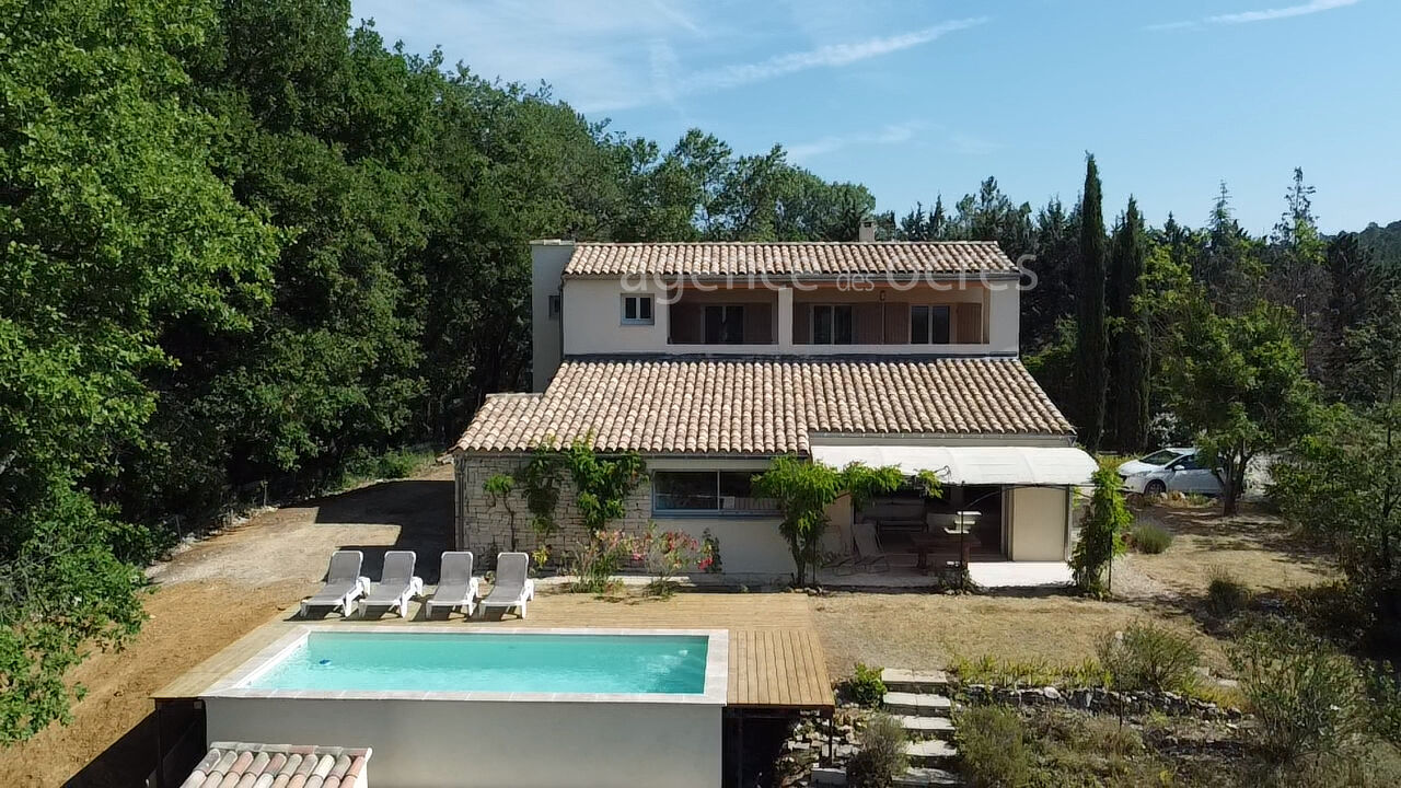 Belle maison de campagne 170 m² avec vue Luberon, grand terrain et garage. Roussillon (84220)