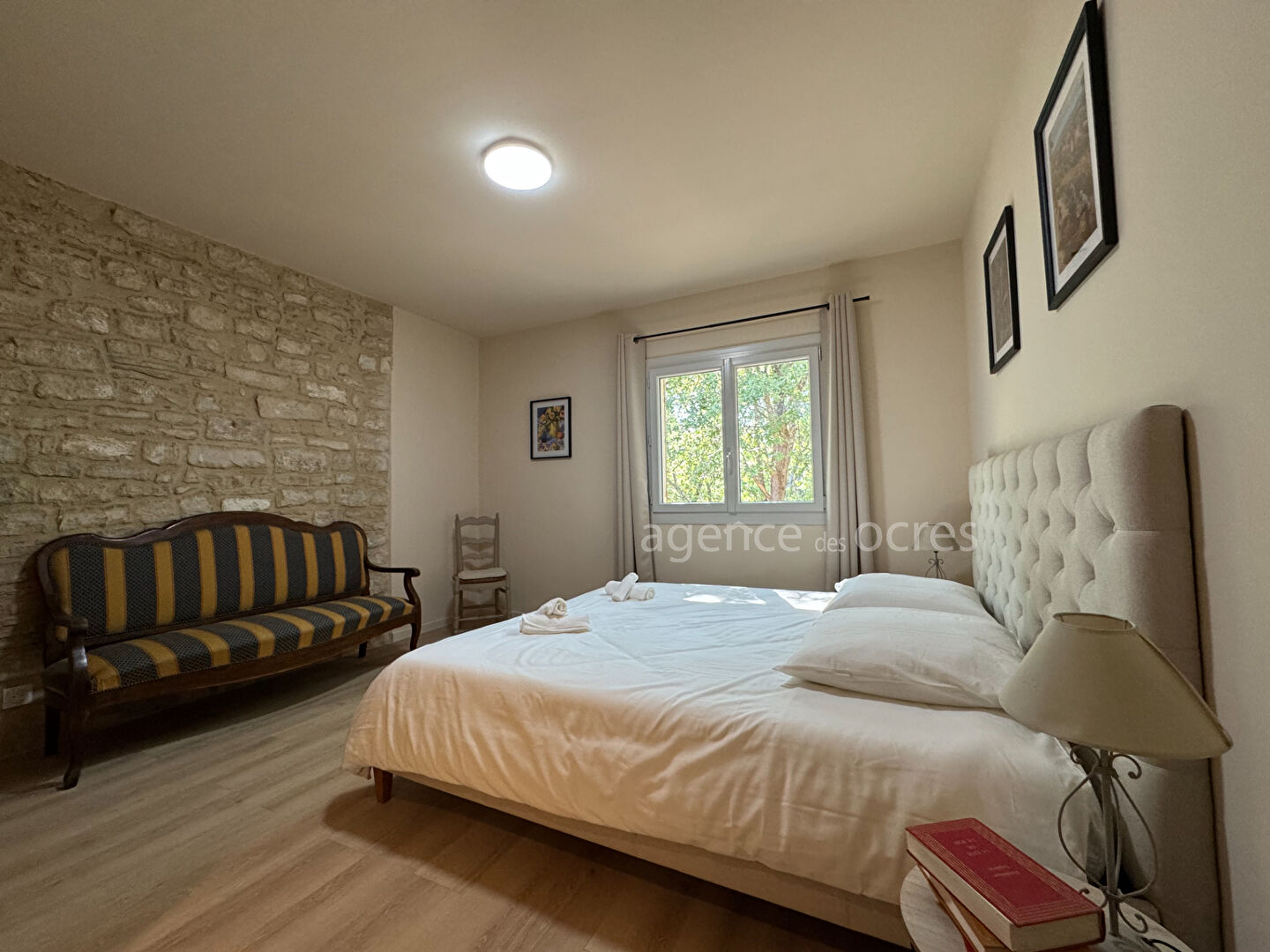 Belle maison de campagne 170 m² avec vue Luberon, grand terrain et garage. Roussillon (84220)