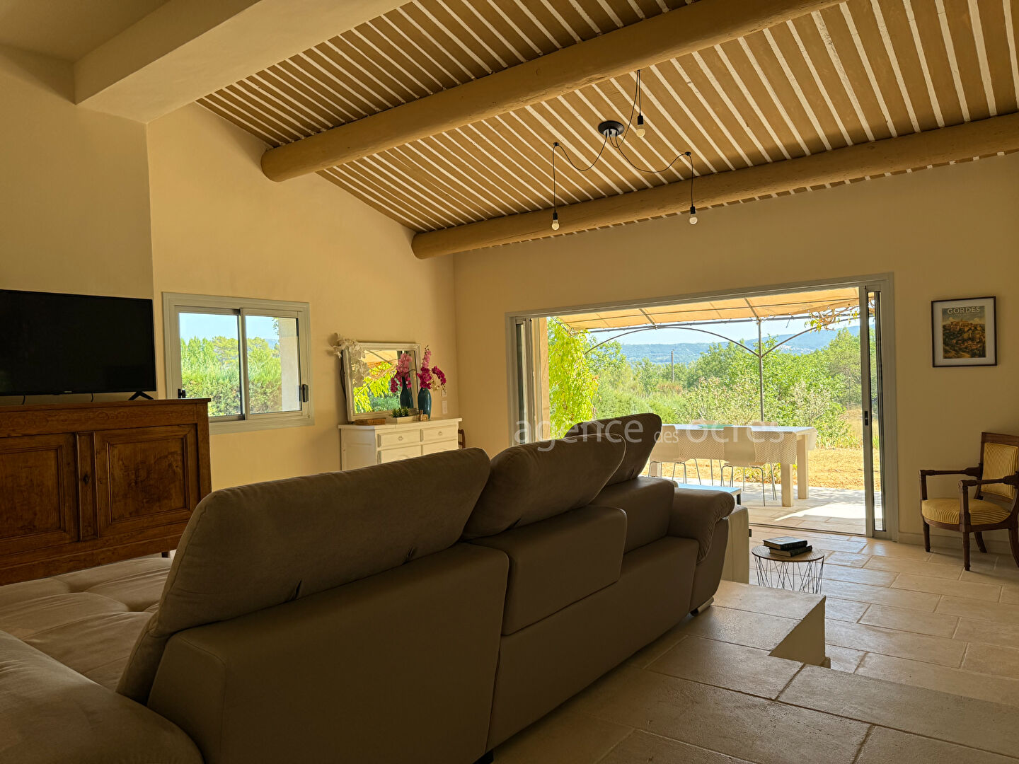 Belle maison de campagne 170 m² avec vue Luberon, grand terrain et garage. Roussillon (84220)