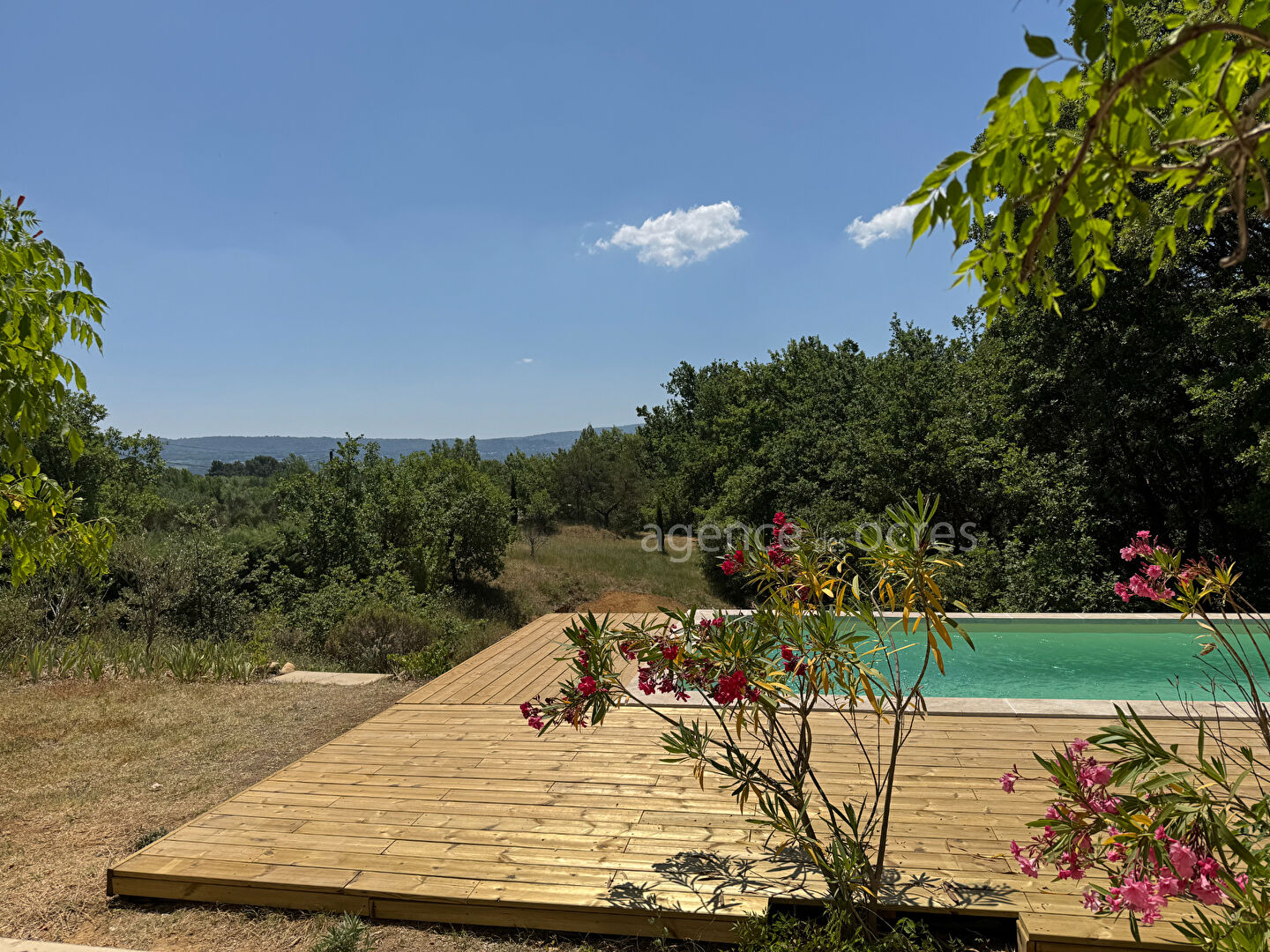 Propriété d'exception au coeur du Luberon. Vue panoramique & cadre naturel préservé