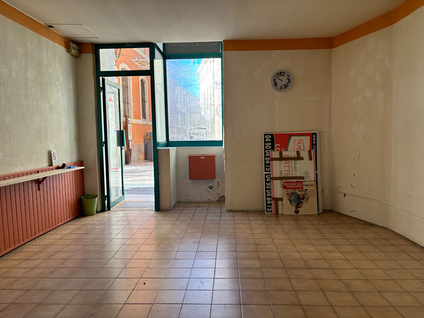 Commercial premises in Apt city center