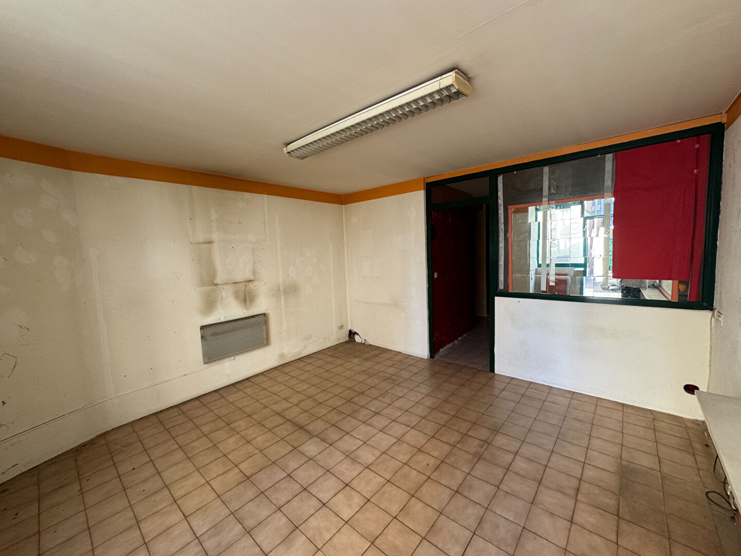 Commercial premises in Apt city center