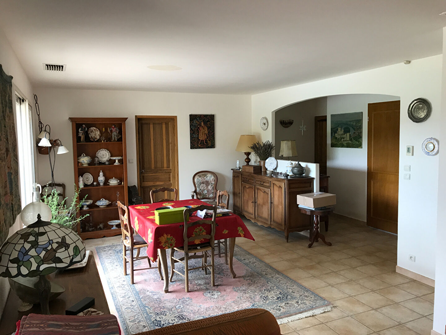 Maison avec piscine et vue dominante. Commune de Viens 84750