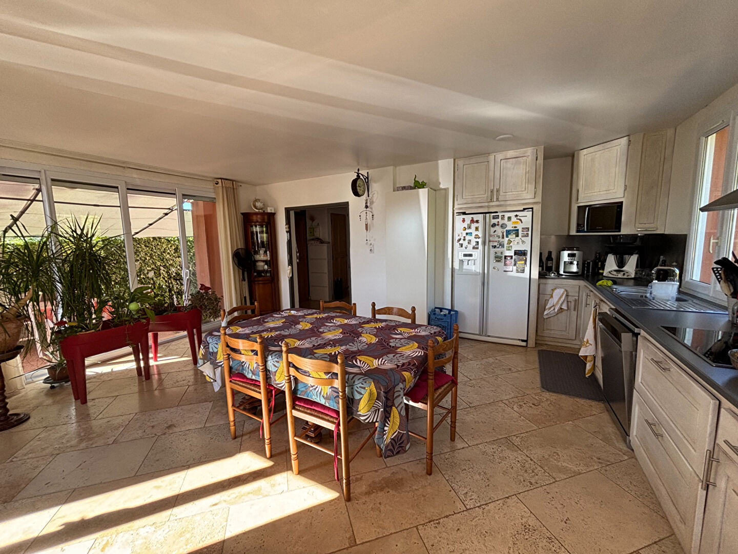 Maison de campagne proche Gargas avec piscine et terrain arboré