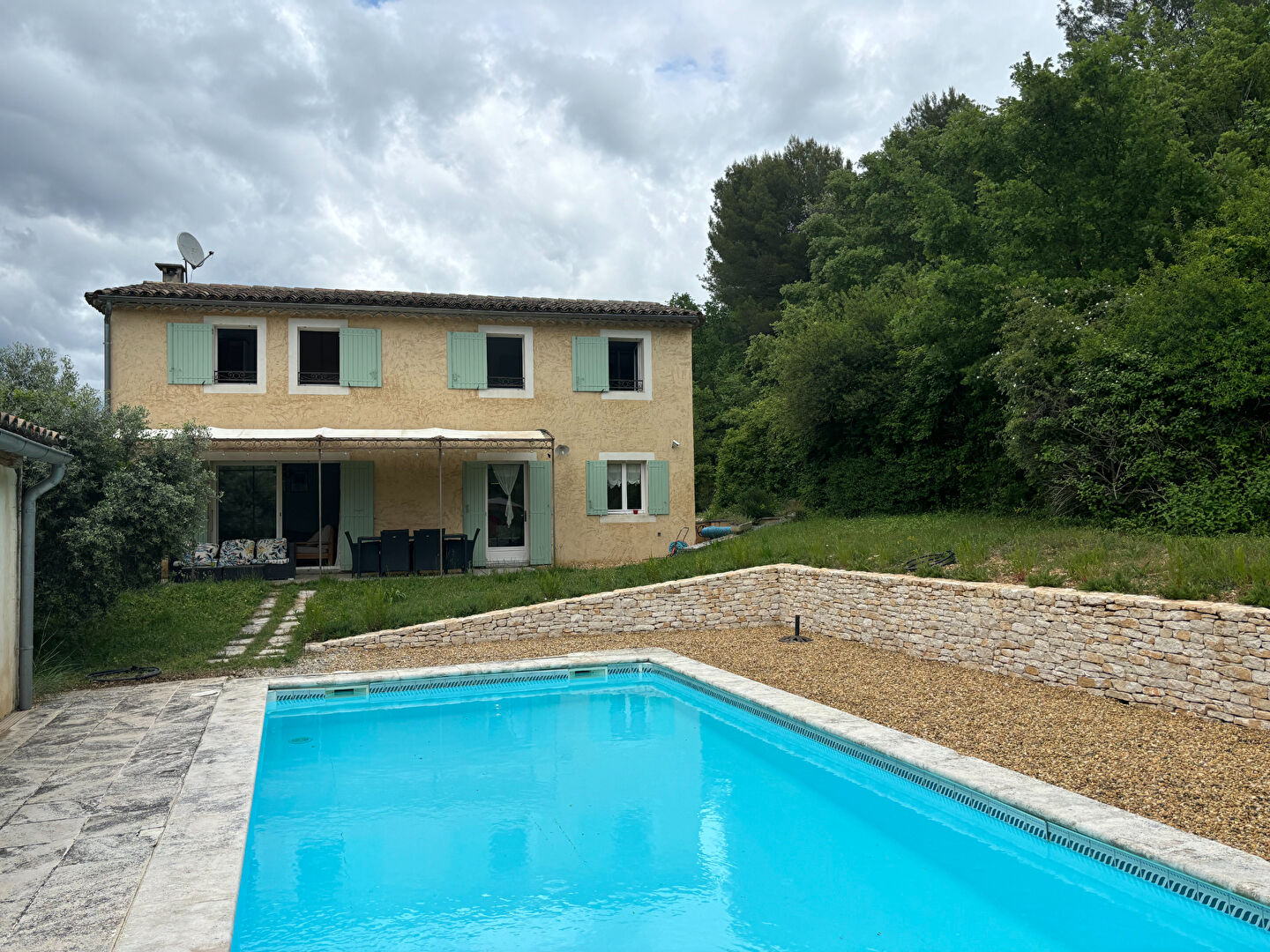 Maison avec piscine terrain 4 chambres