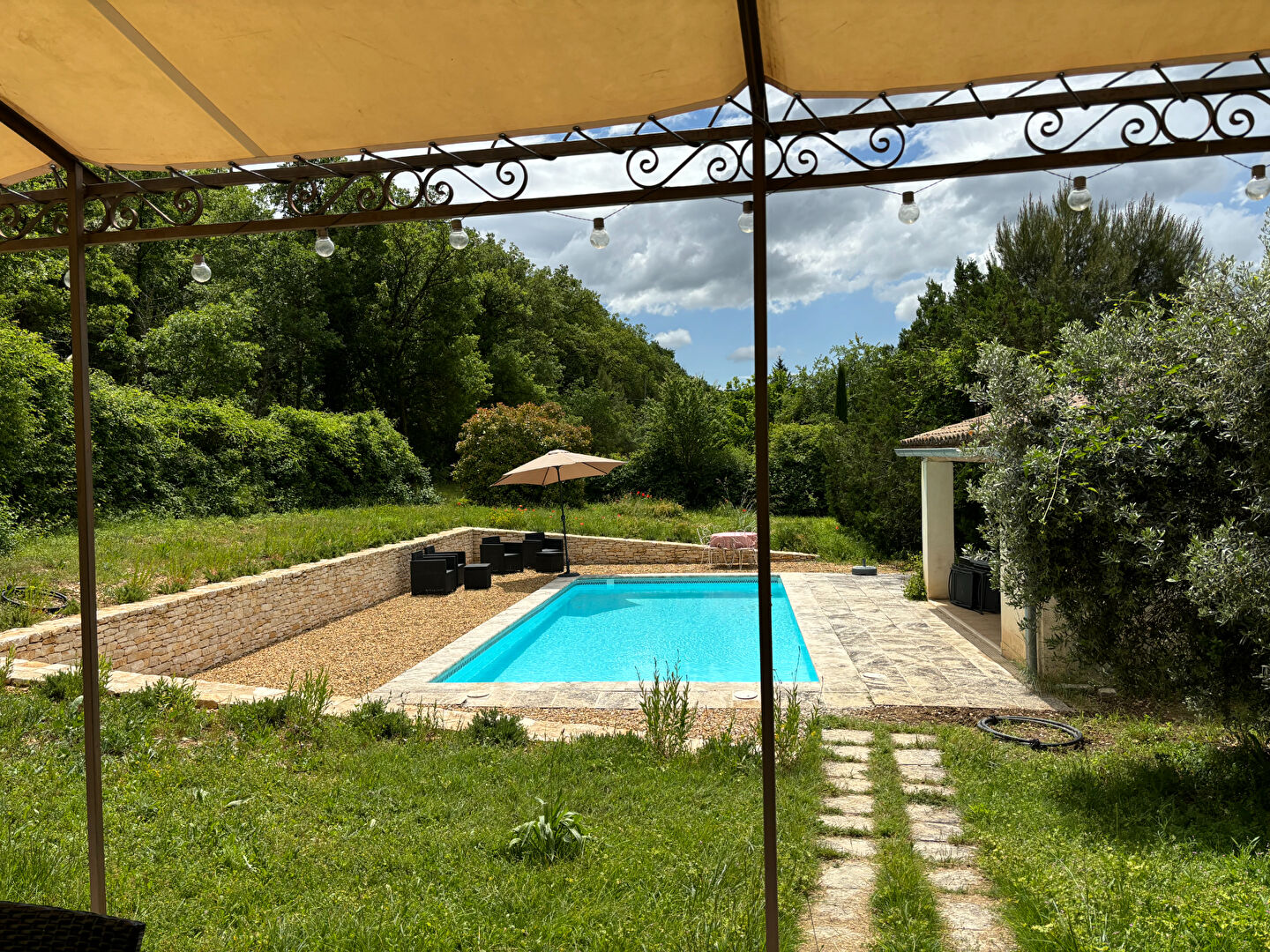 Maison avec piscine terrain 4 chambres