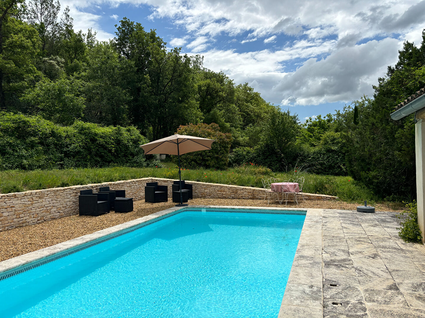 Maison avec piscine terrain 4 chambres