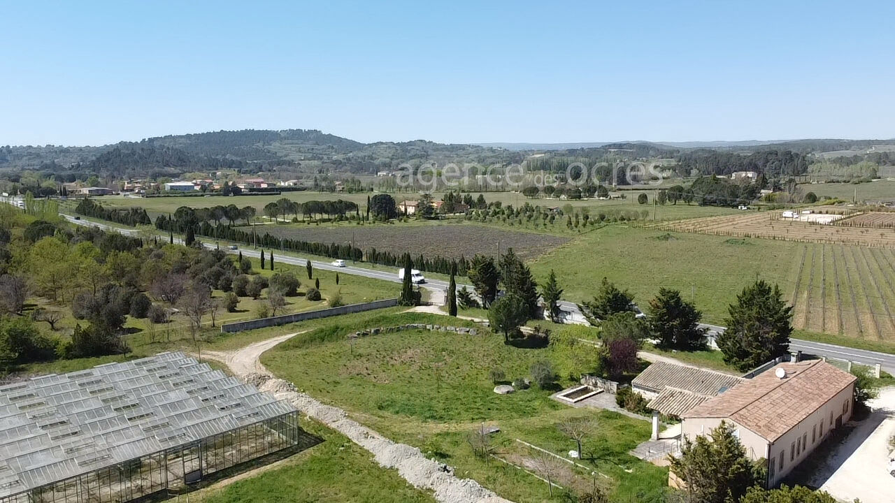 Maison en pierre 184 m² avec grand terrain et serre. Roussillon (84220)