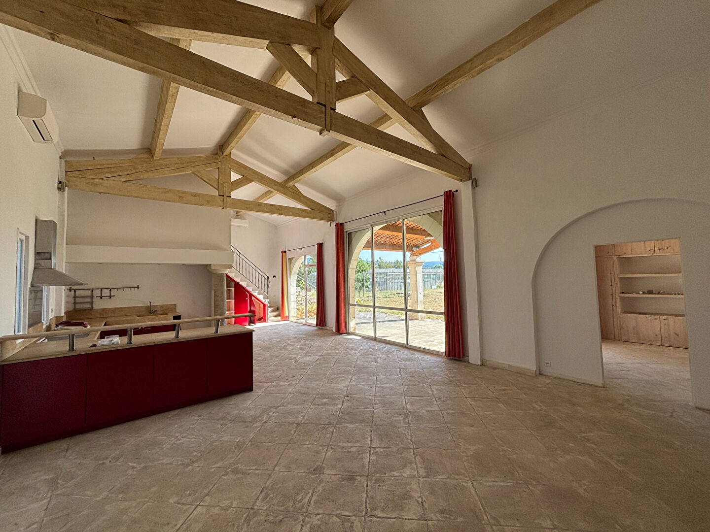 Stone house 165 sqm with large plot of land and greenhouse - Roussillon (84220)