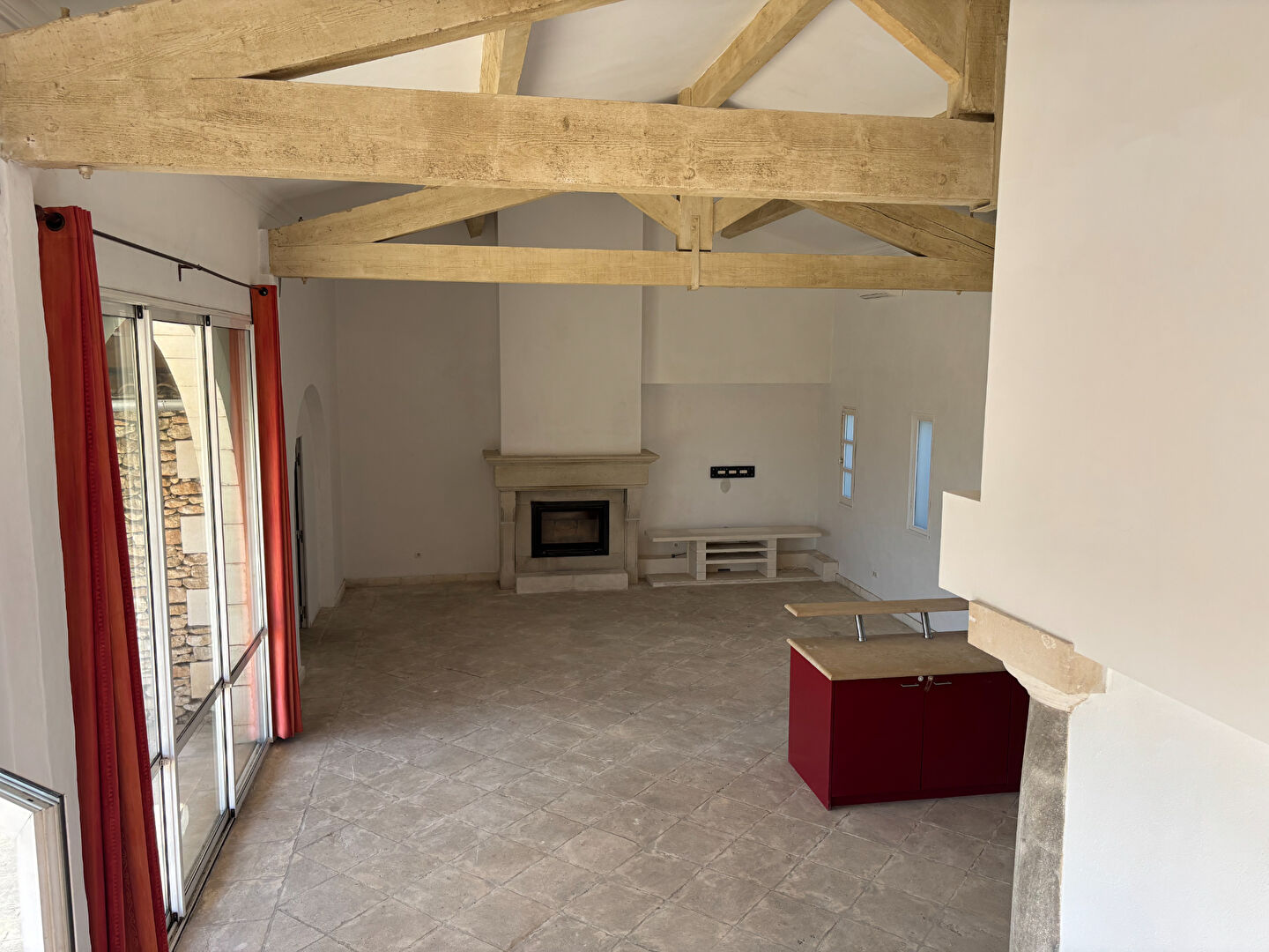 Stone house 165 sqm with large plot of land and greenhouse - Roussillon (84220)
