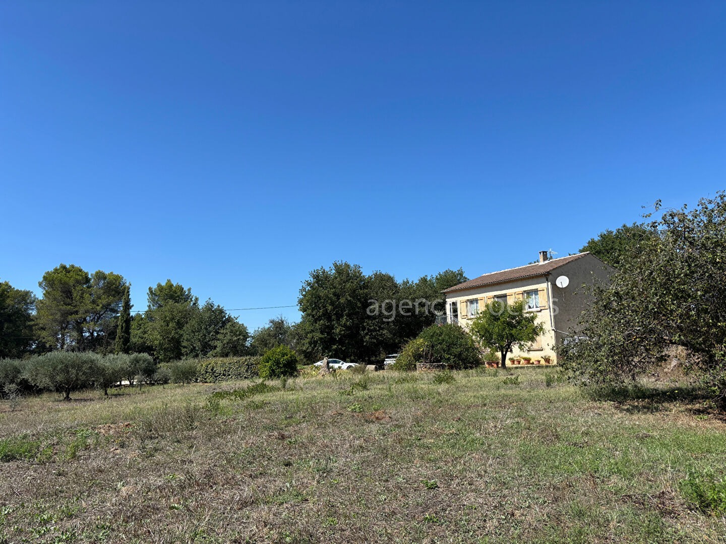 Maison à Bonnieux & terrain 5000m²