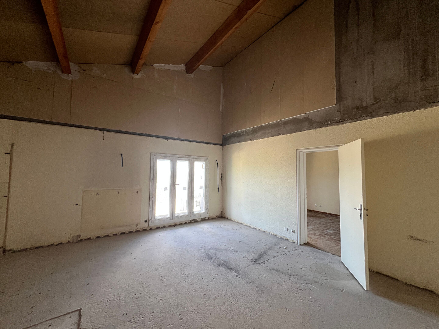 Appartement à rénover 85m² à Saint Christol