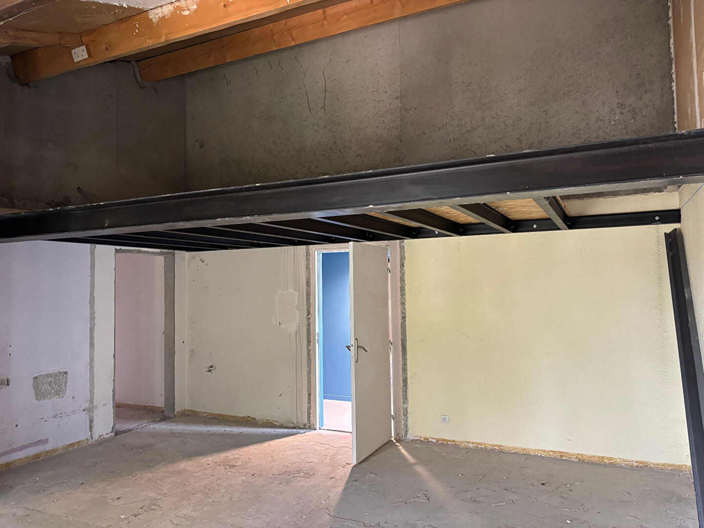 Appartement à rénover 82m² à Saint Christol