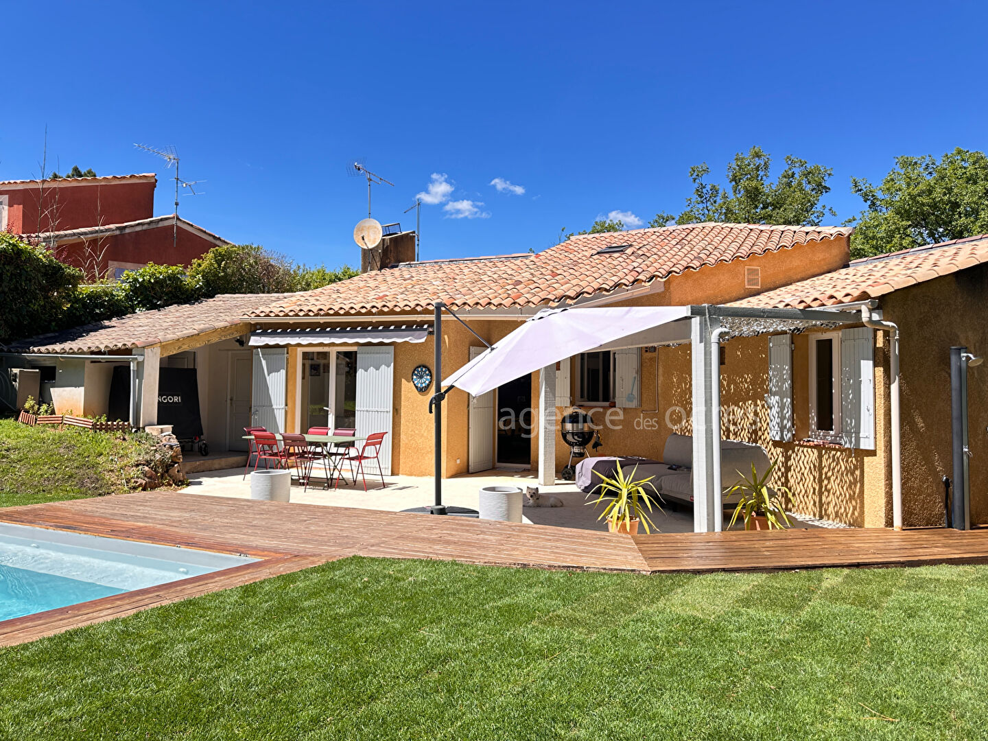Maison 4 chambres avec piscine privative et garage