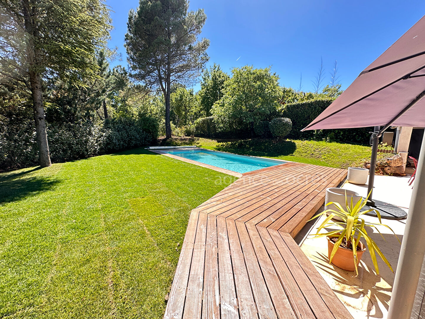 Maison 4 chambres avec piscine privative et garage