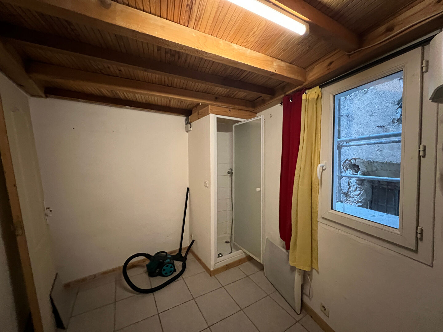 Unusual studio apartment in Apt, 16sqm