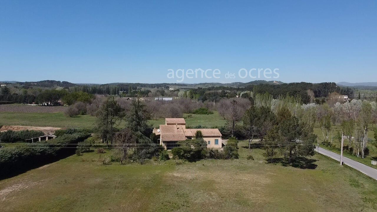 House to renovate with great potential in Roussillon (84220)